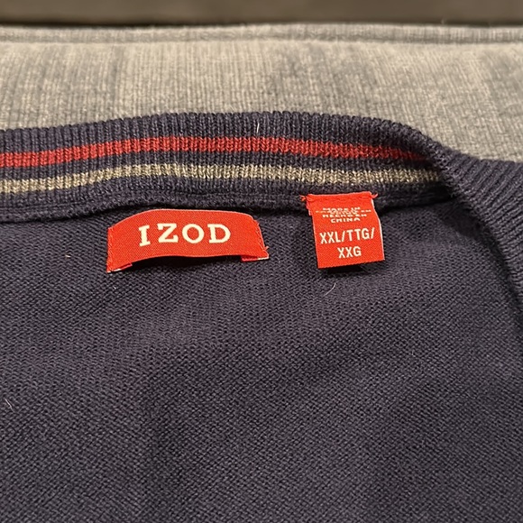Men's IZOD sweater - Picture 2 of 4